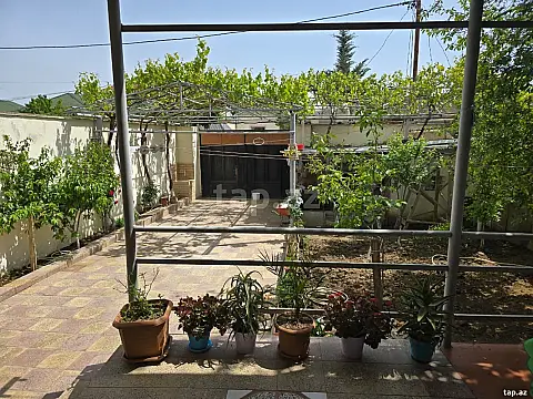Satılır 4 otaqlı həyət evi