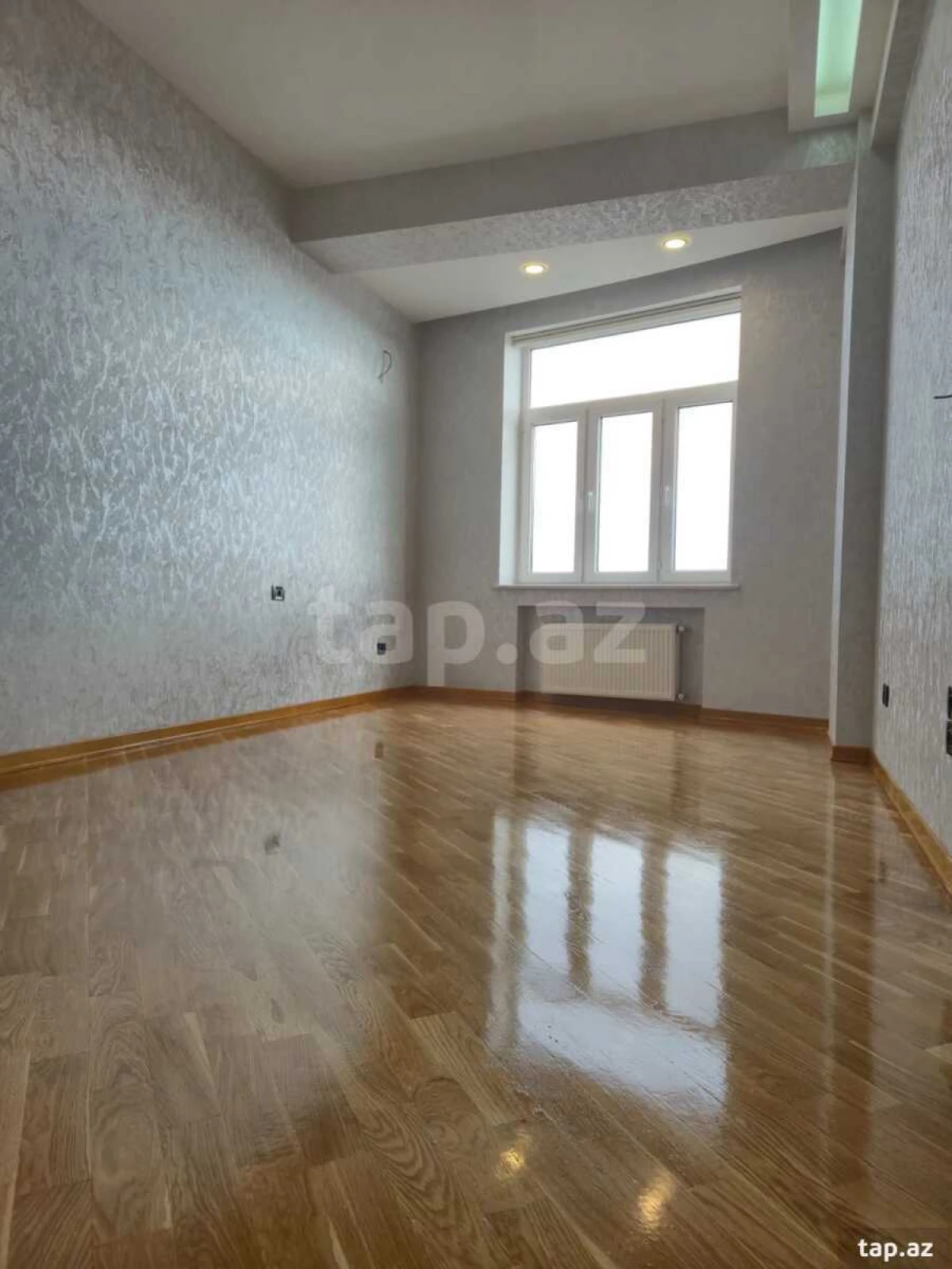 Satılır 3 otaqlı yeni tikili 120 m²