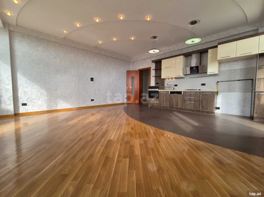 Satılır 3 otaqlı yeni tikili 120 m²