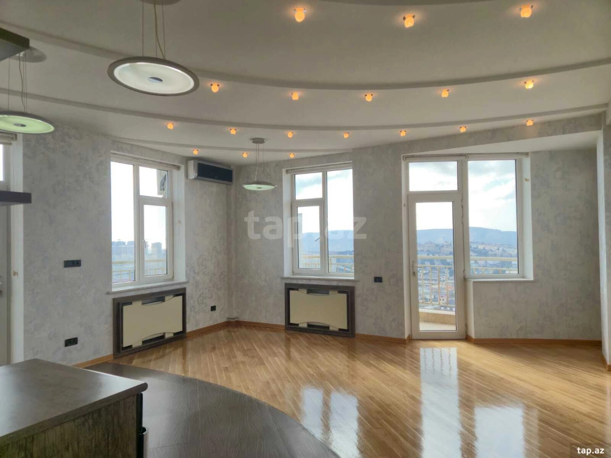 Satılır 3 otaqlı yeni tikili 120 m²