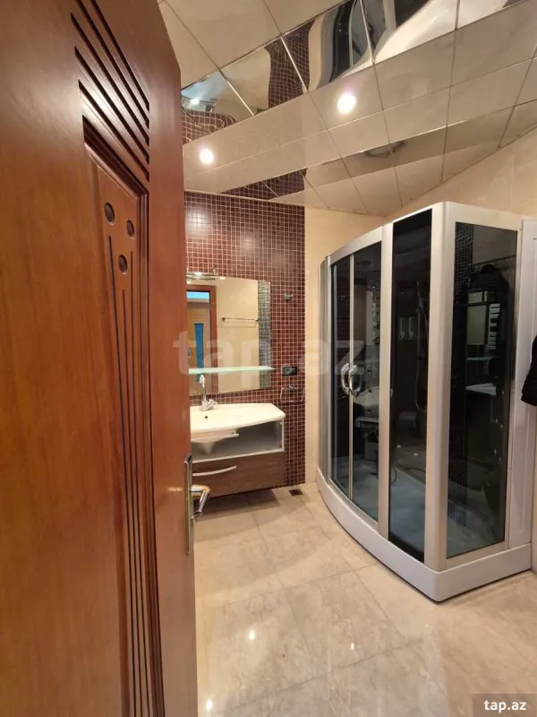 Satılır 3 otaqlı yeni tikili 120 m²