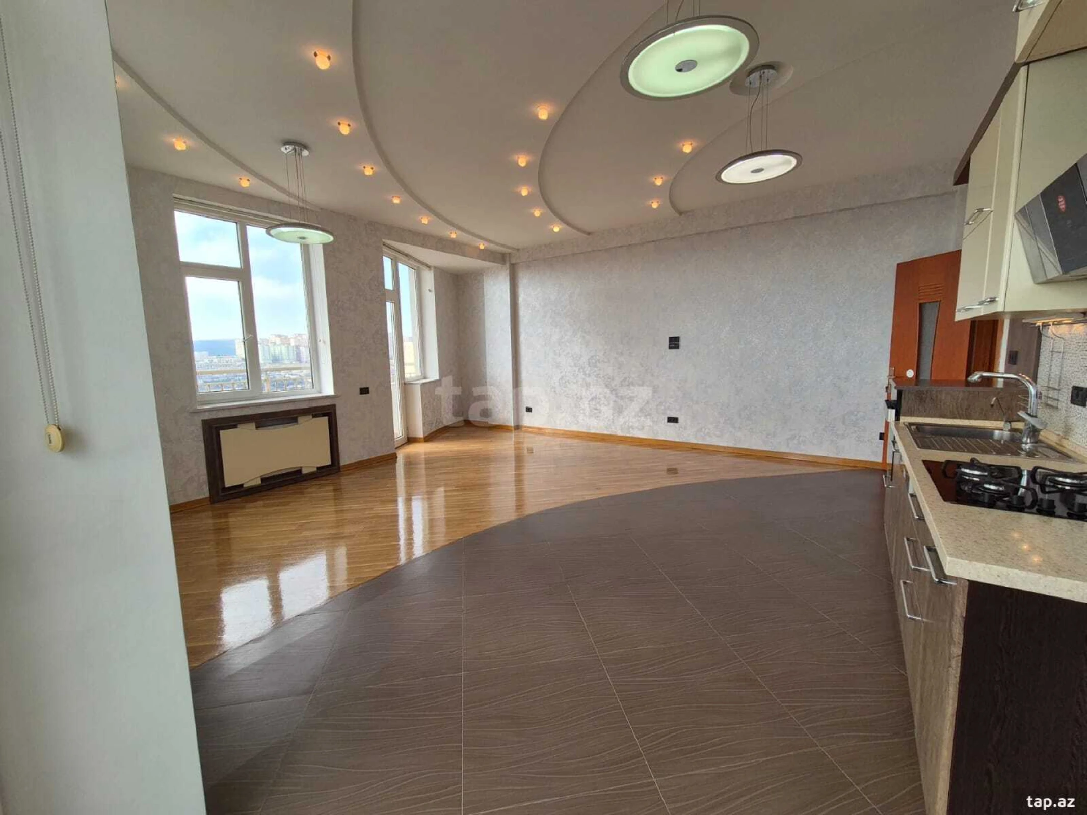 Satılır 3 otaqlı yeni tikili 120 m²