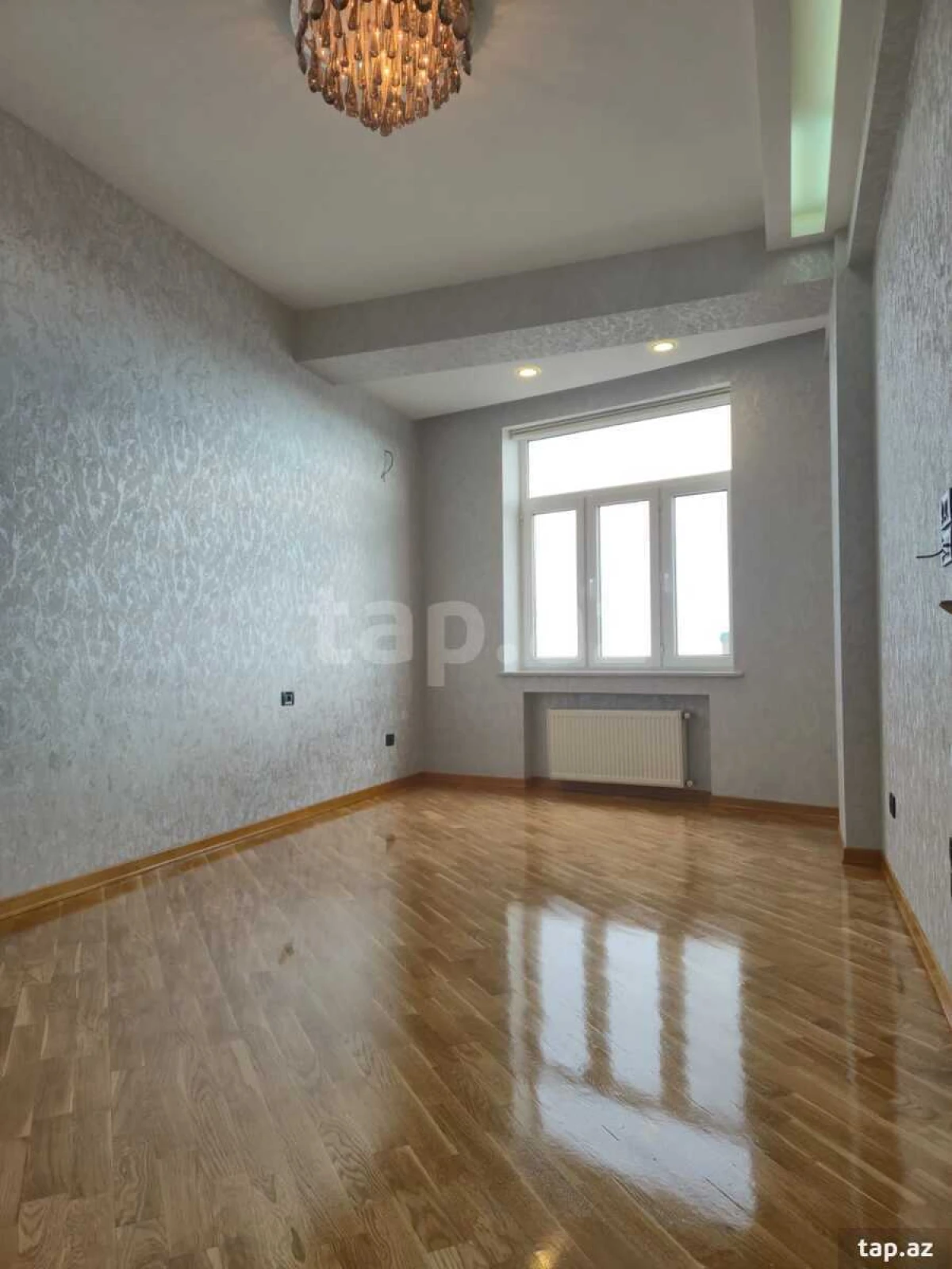 Satılır 3 otaqlı yeni tikili 120 m²