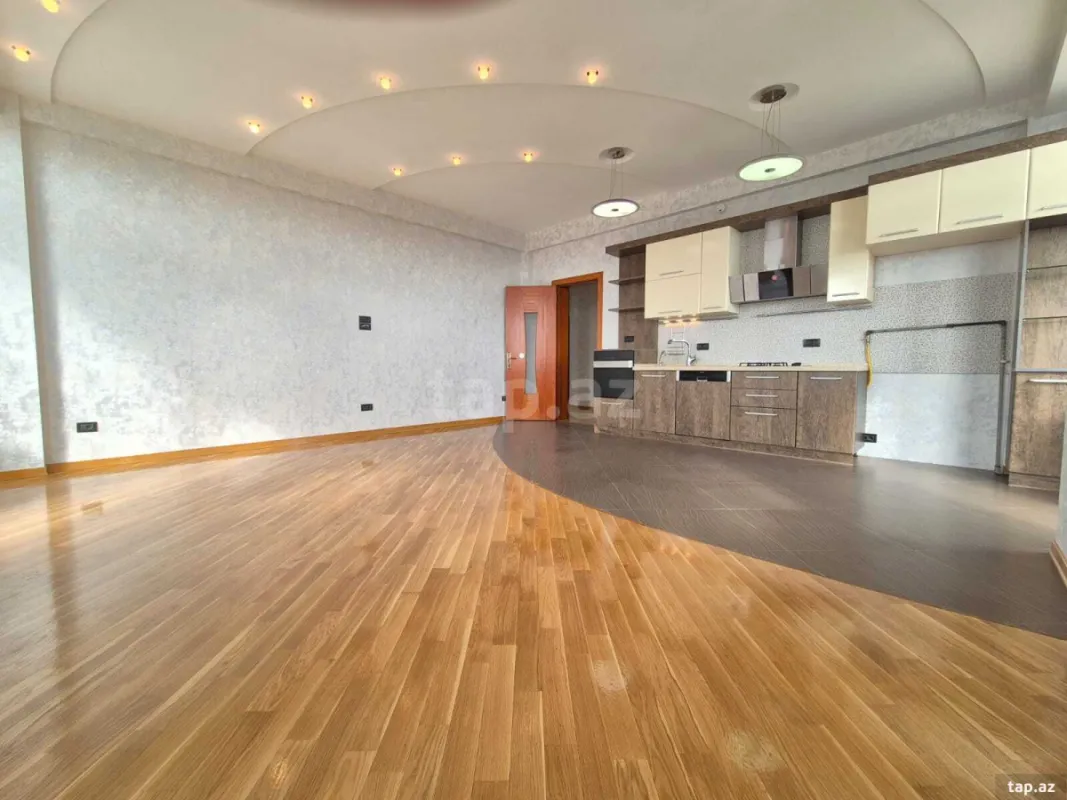 Satılır 3 otaqlı yeni tikili 120 m²
