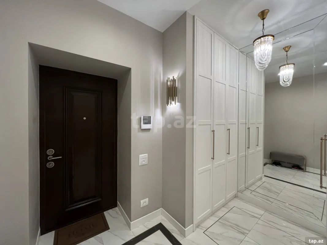 Satılır 4 otaqlı yeni tikili 205 m²