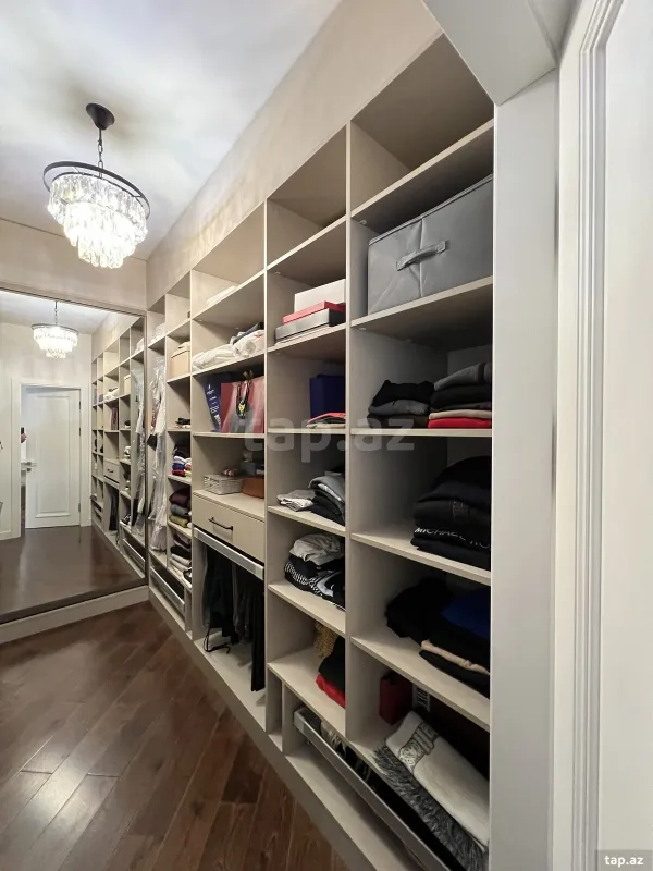 Satılır 4 otaqlı yeni tikili 205 m²