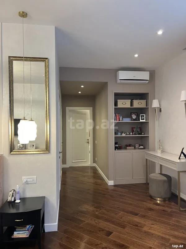 Satılır 4 otaqlı yeni tikili 205 m²
