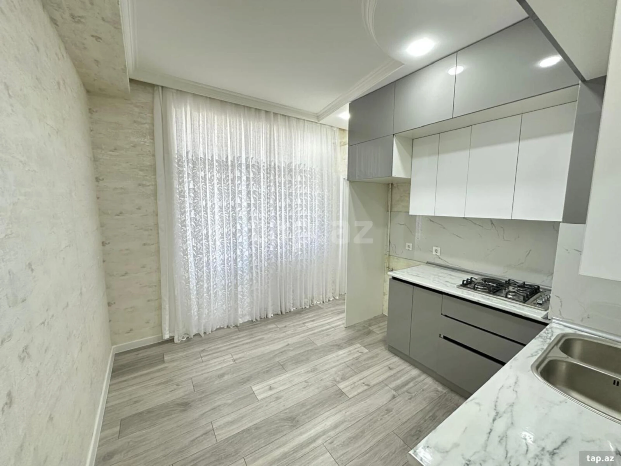 Satılır 3 otaqlı yeni tikili 92 m²