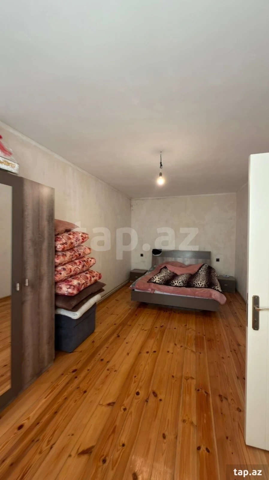 Satılır 5 otaqlı həyət evi