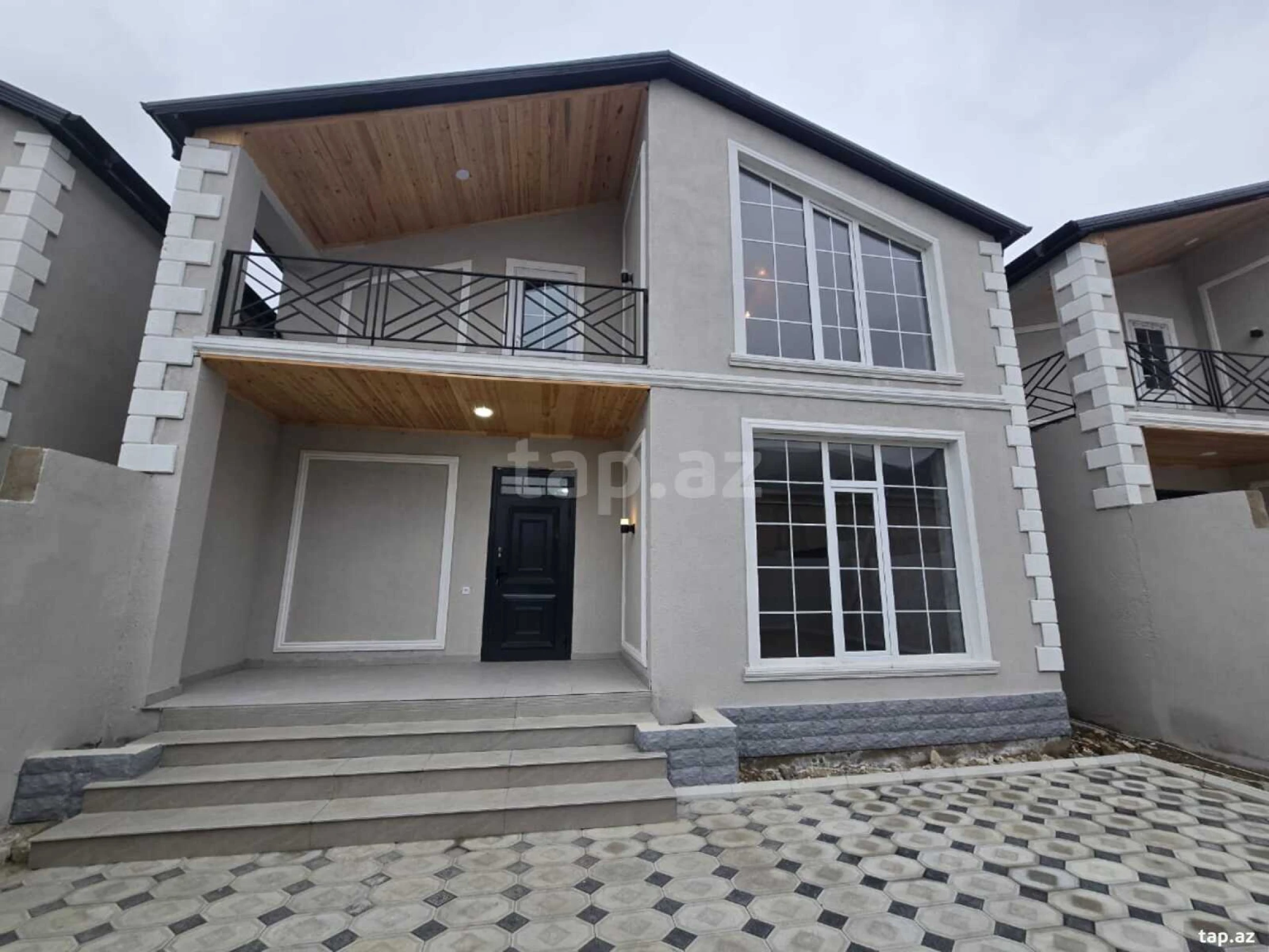 Satılır 5 otaqlı həyət evi