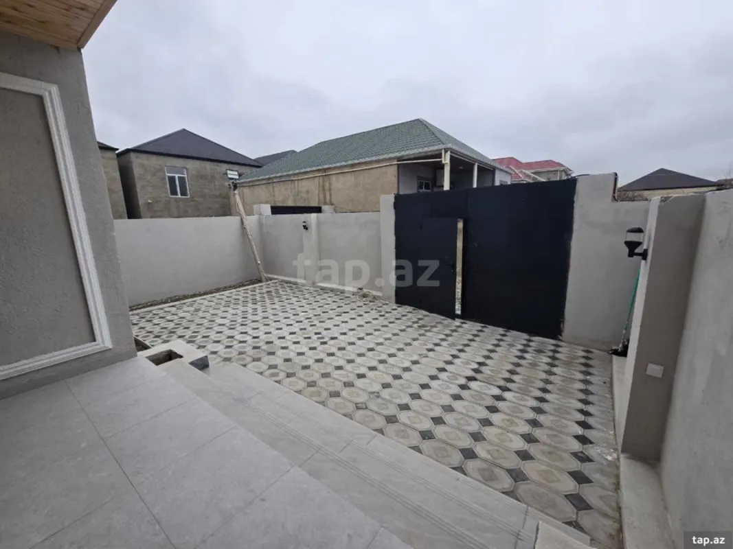 Satılır 5 otaqlı həyət evi