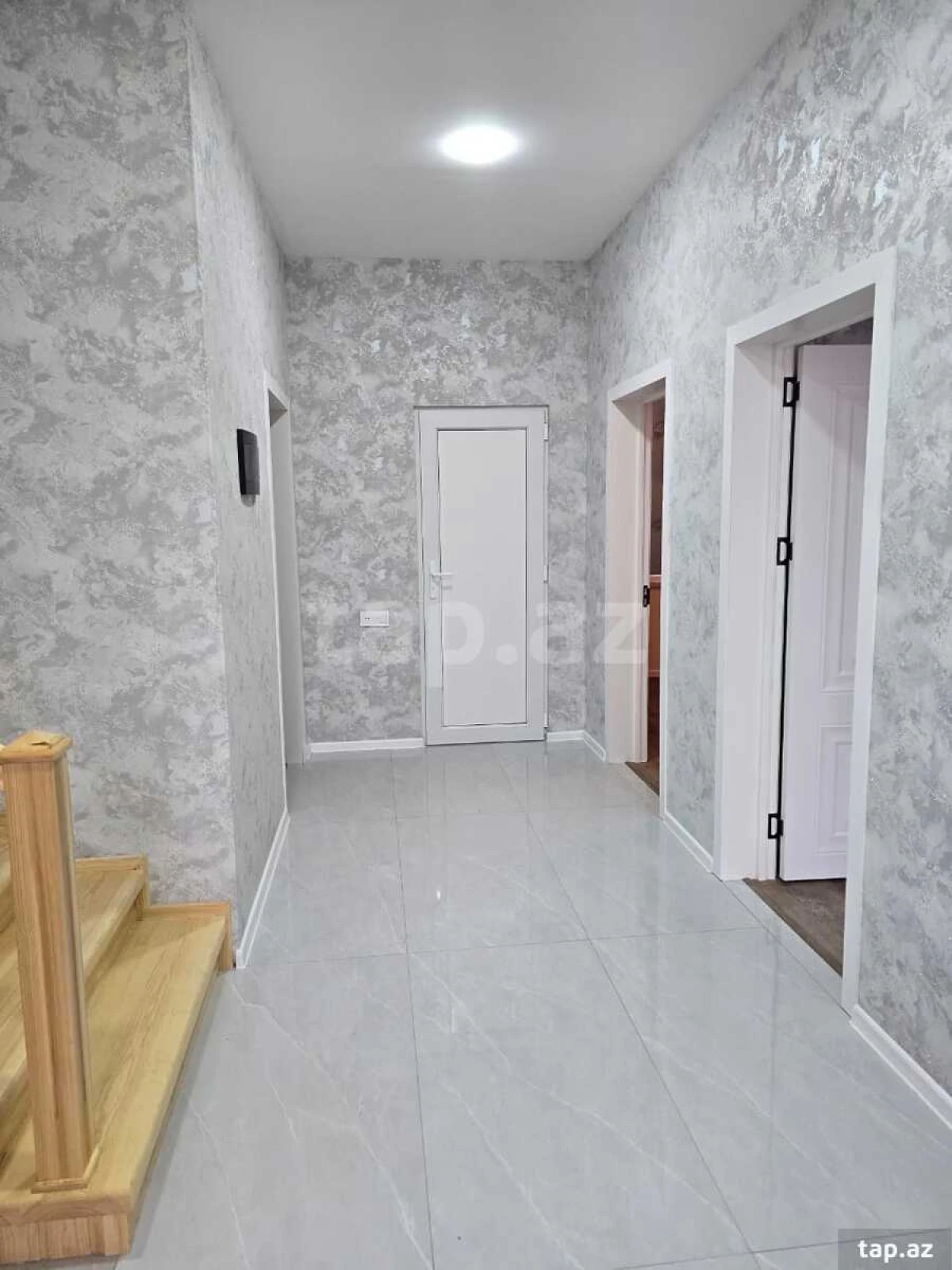 Satılır 5 otaqlı həyət evi