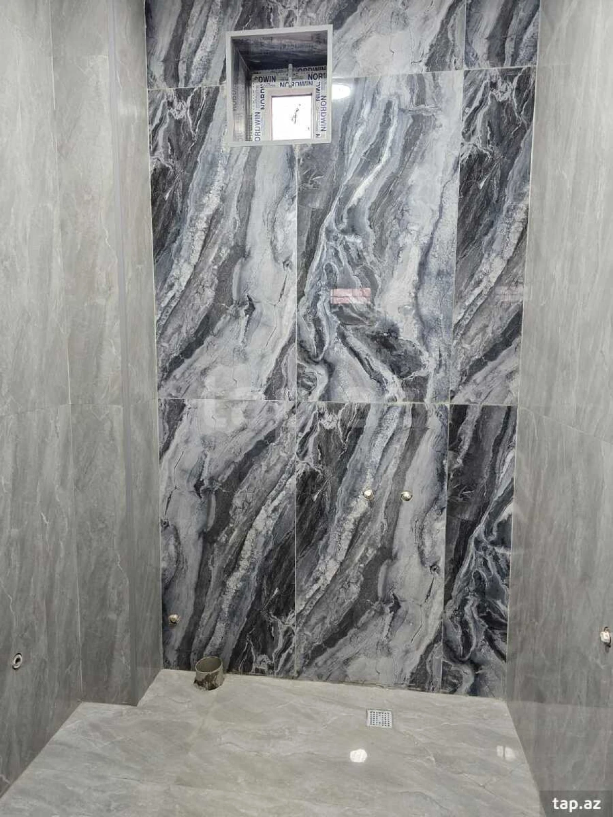 Satılır 5 otaqlı həyət evi