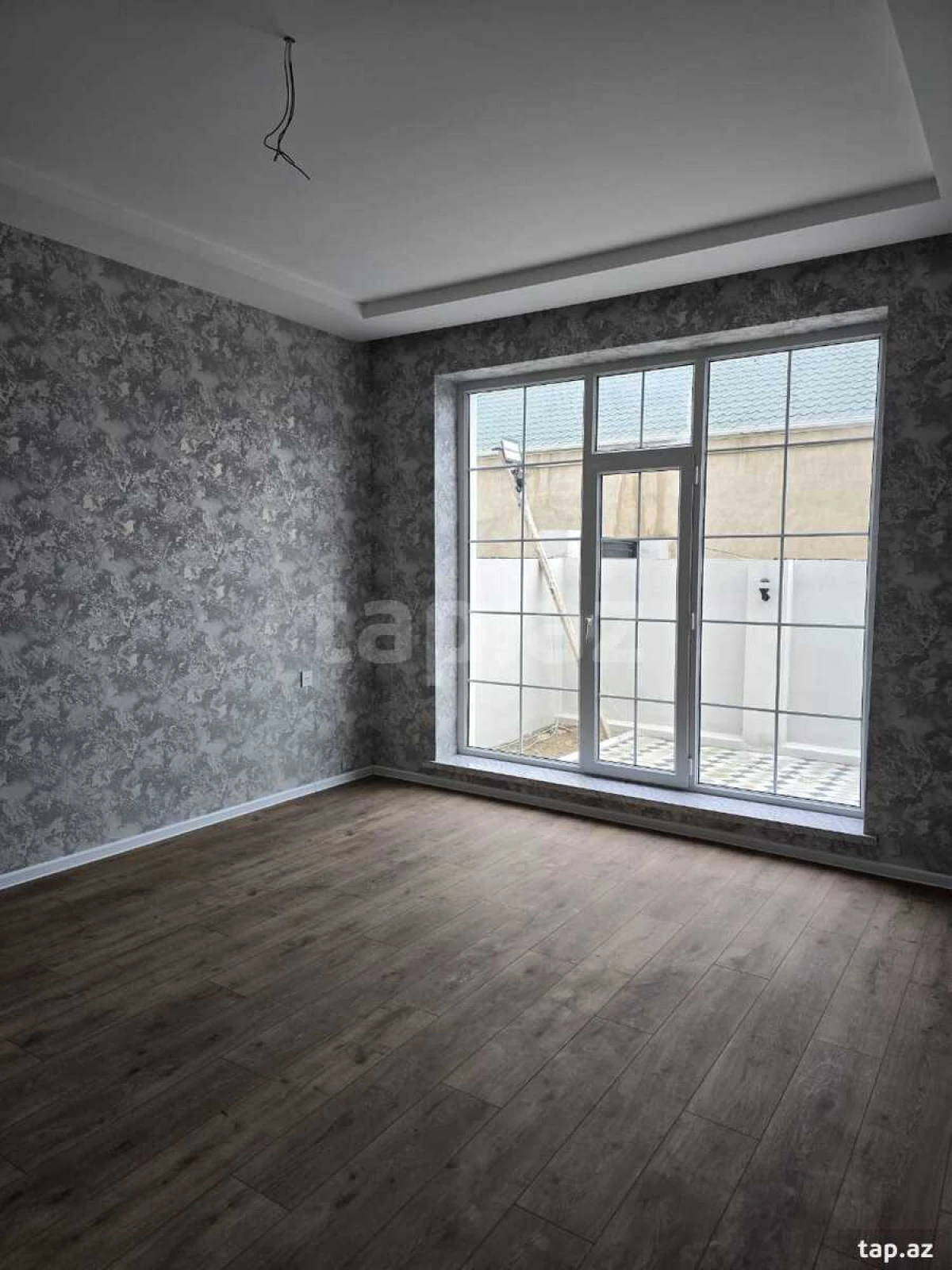 Satılır 5 otaqlı həyət evi