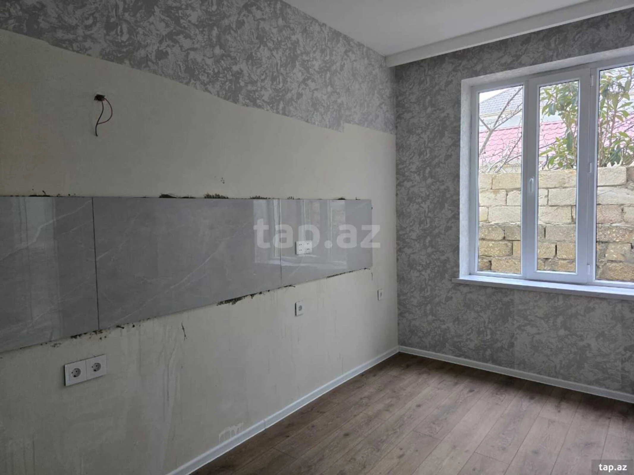 Satılır 5 otaqlı həyət evi