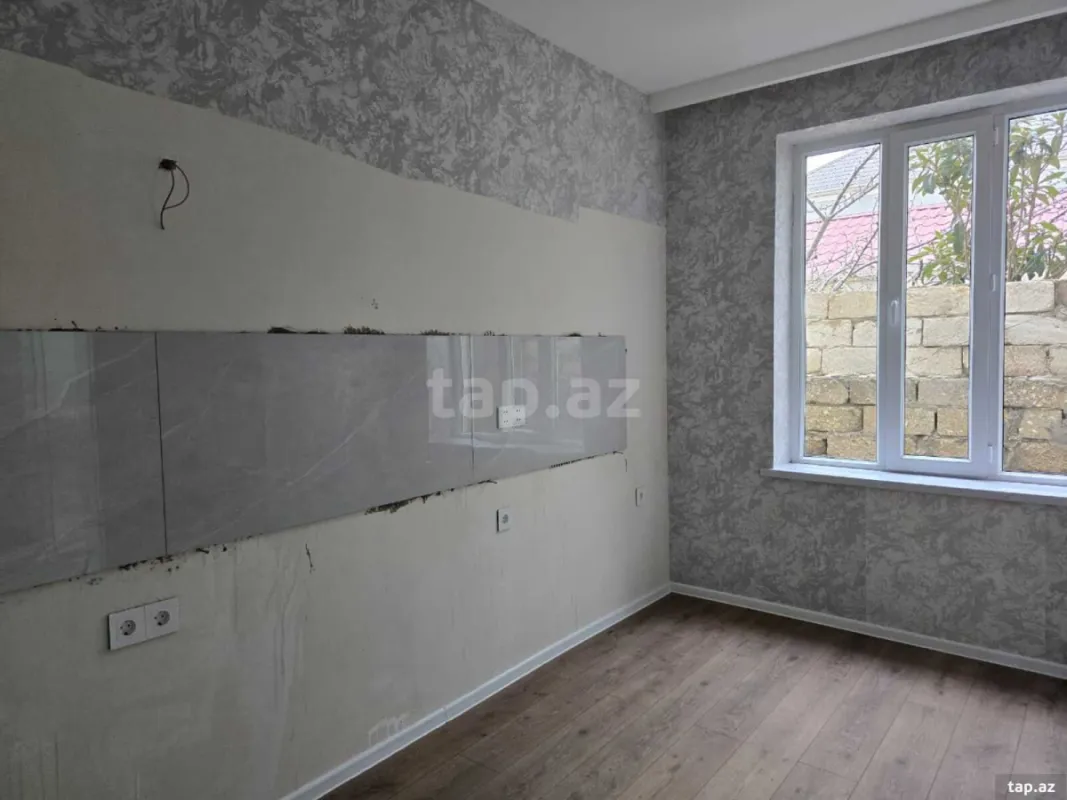 Satılır 5 otaqlı həyət evi