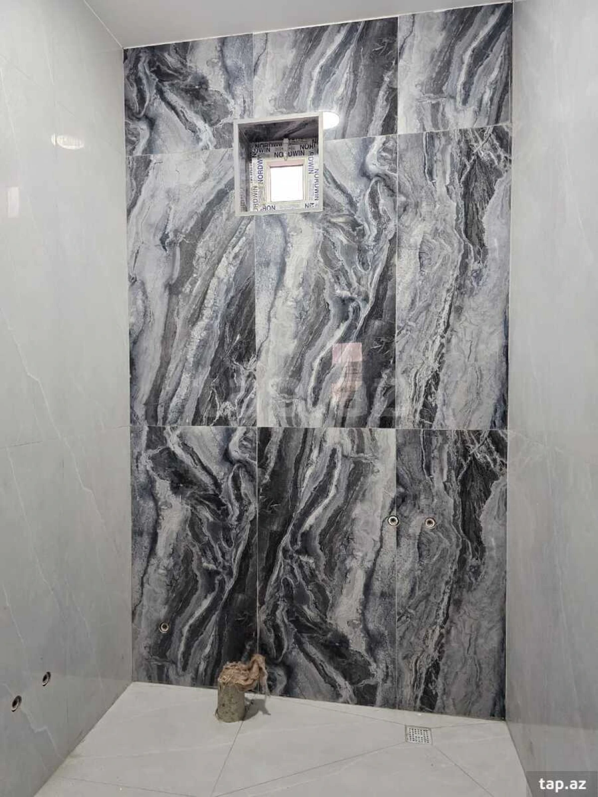 Satılır 5 otaqlı həyət evi