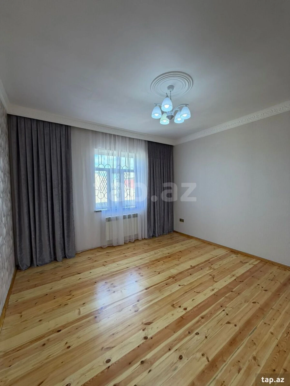 Satılır 7 otaqlı həyət evi