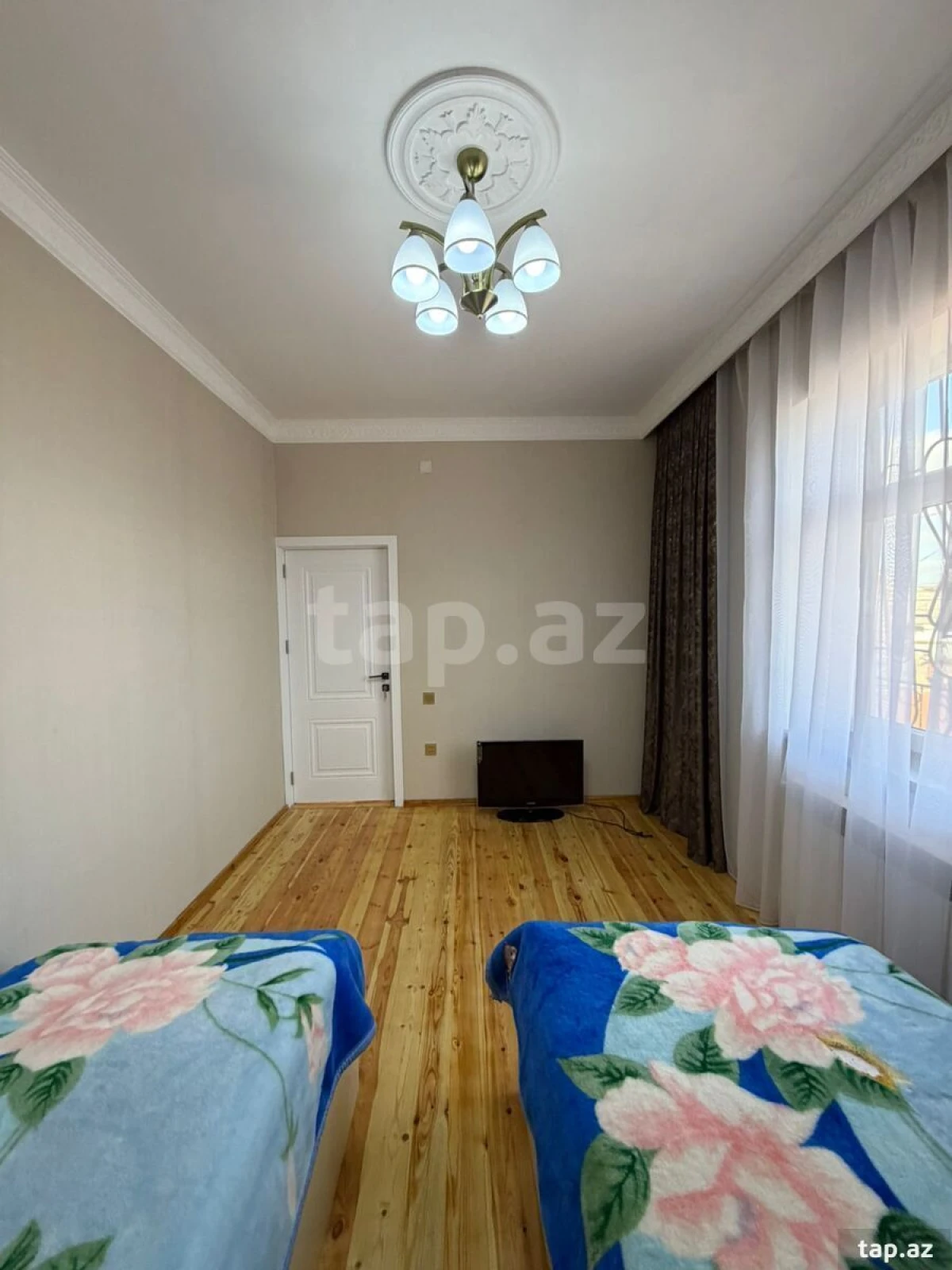 Satılır 7 otaqlı həyət evi