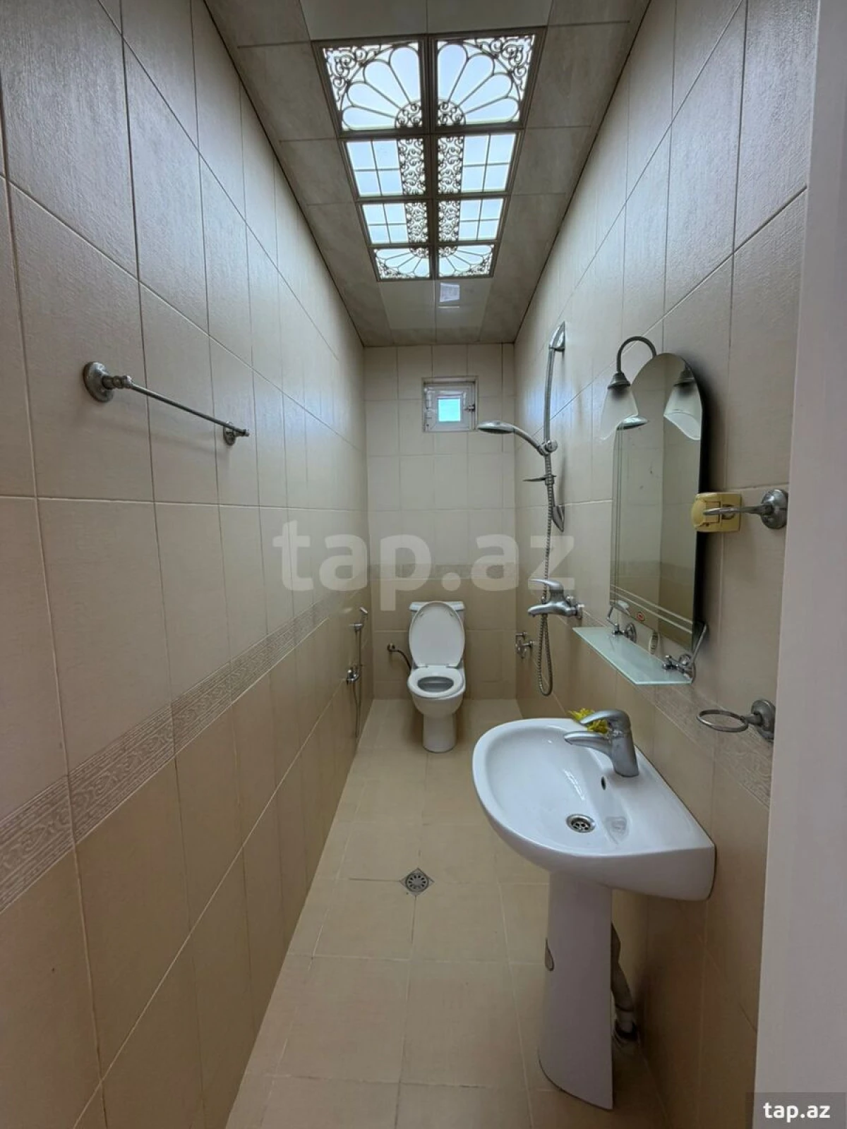 Satılır 7 otaqlı həyət evi