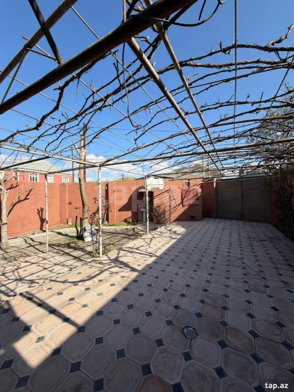 Satılır 7 otaqlı həyət evi