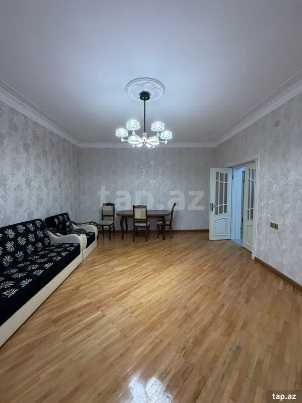 Satılır 7 otaqlı həyət evi
