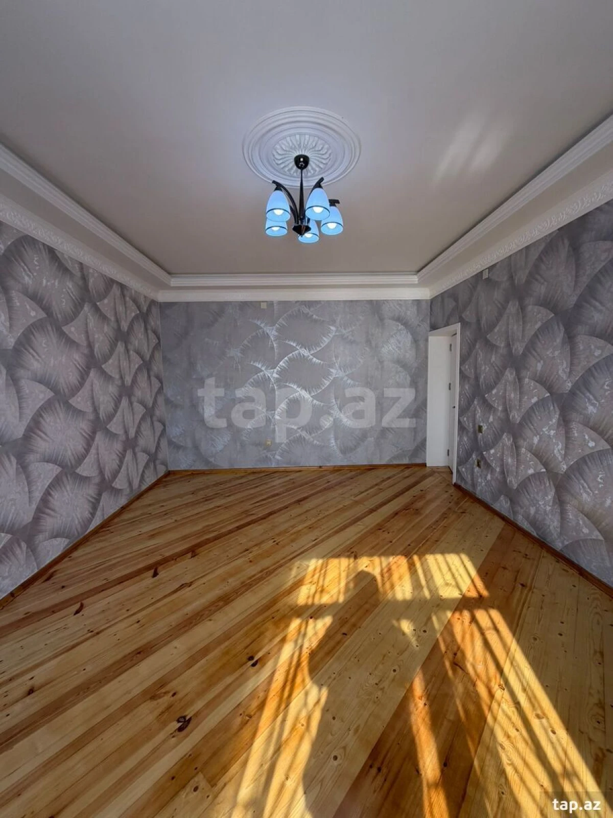 Satılır 7 otaqlı həyət evi