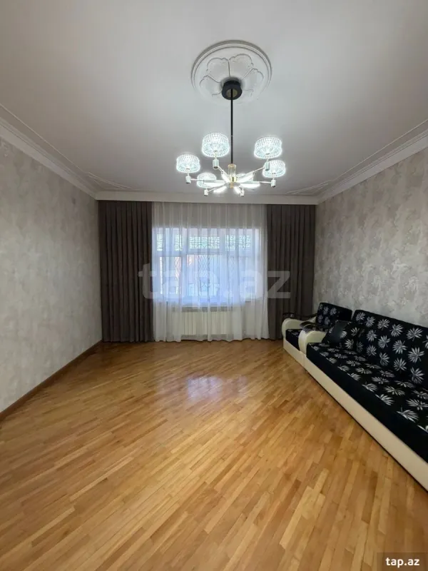 Satılır 7 otaqlı həyət evi