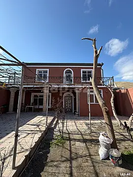 Satılır 7 otaqlı həyət evi