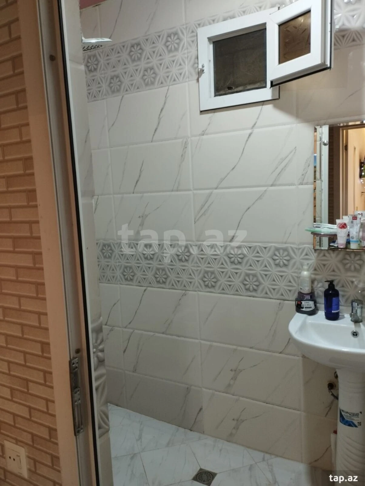 Satılır 2 otaqlı yeni tikili 50 m²
