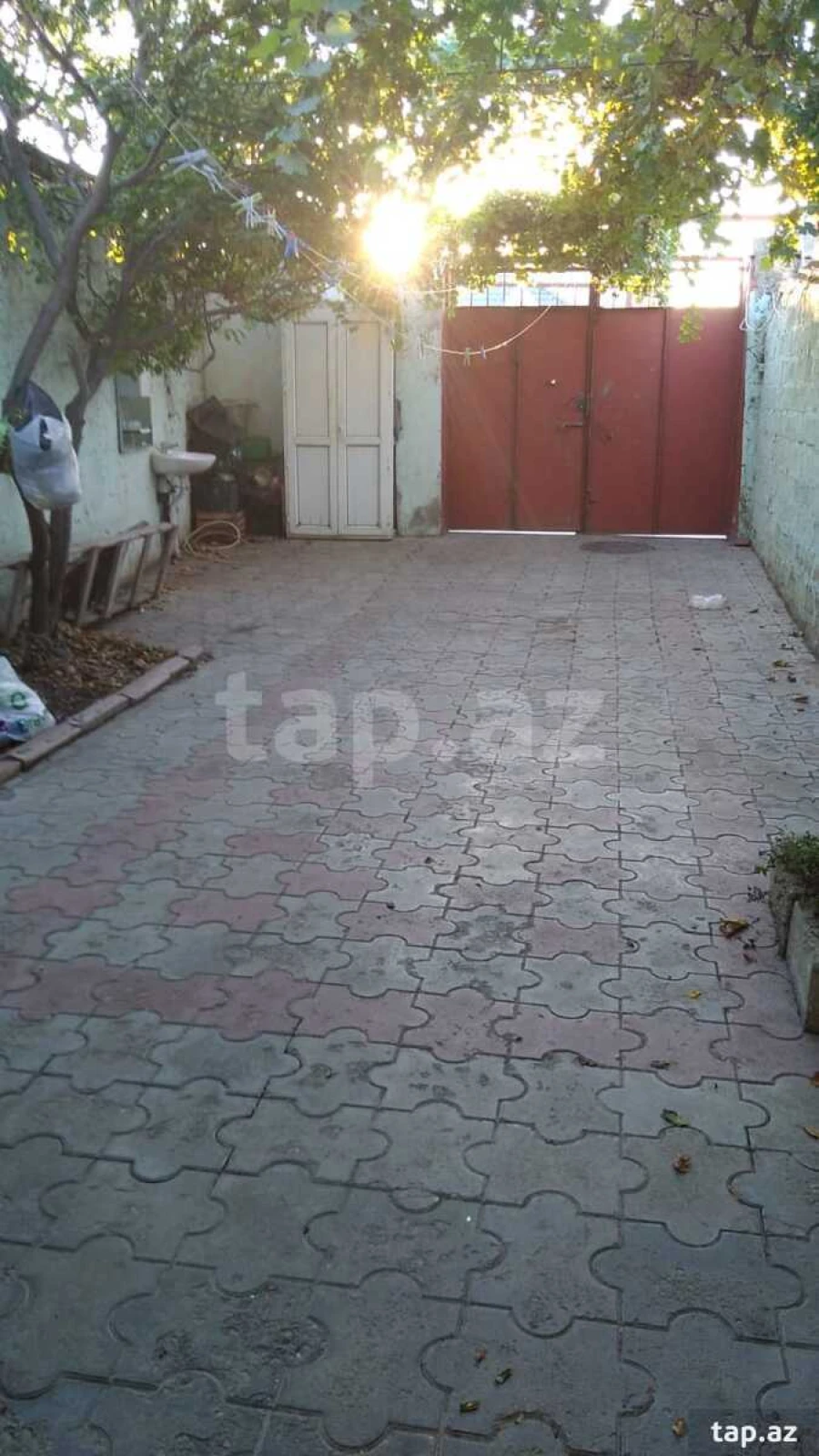 Satılır 4 otaqlı həyət evi