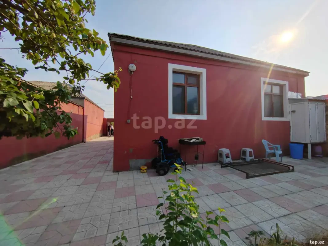 Satılır 3 otaqlı həyət evi 100 m²