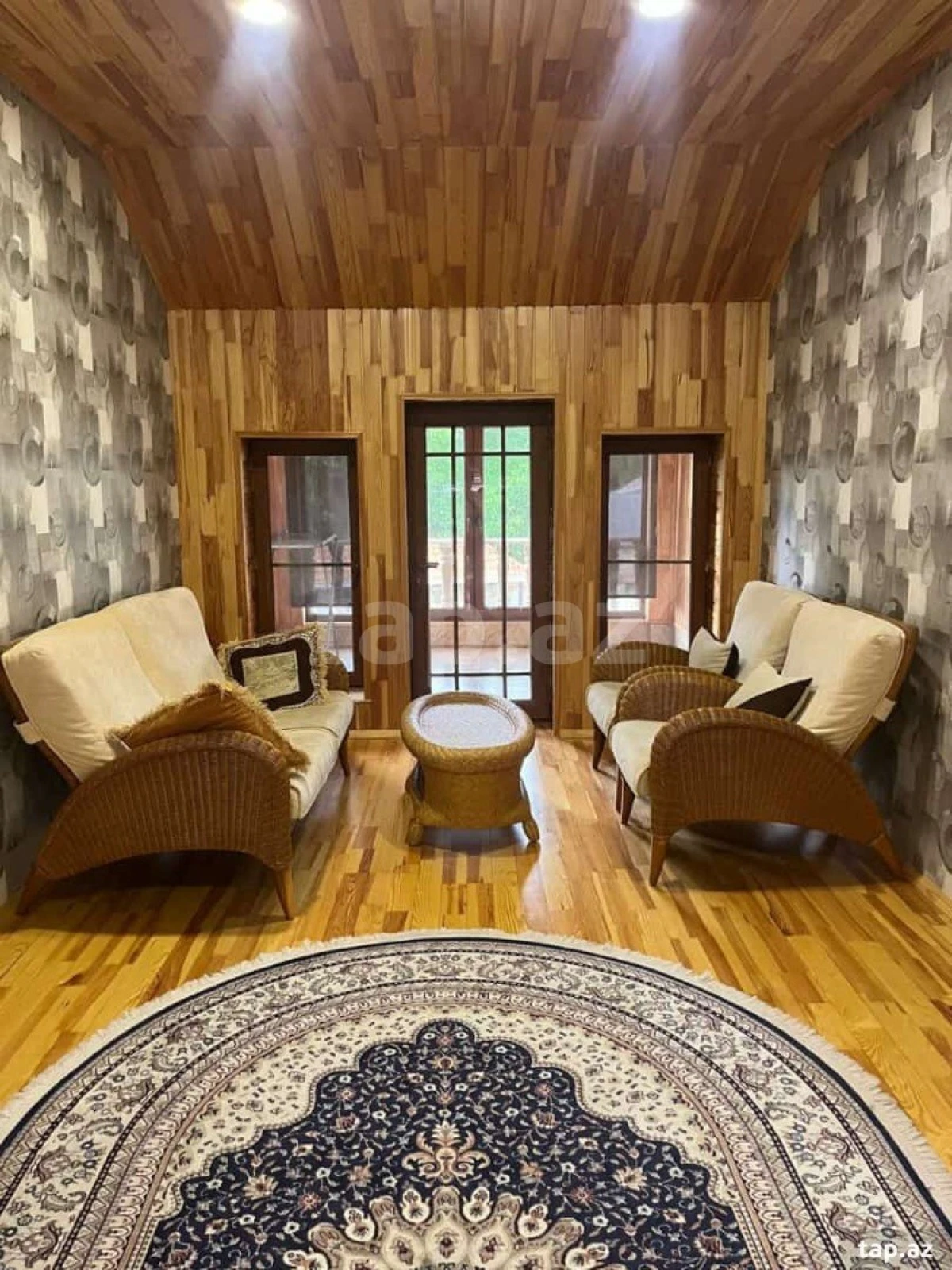 Kirayə verilir 6 otaqlı həyət evi