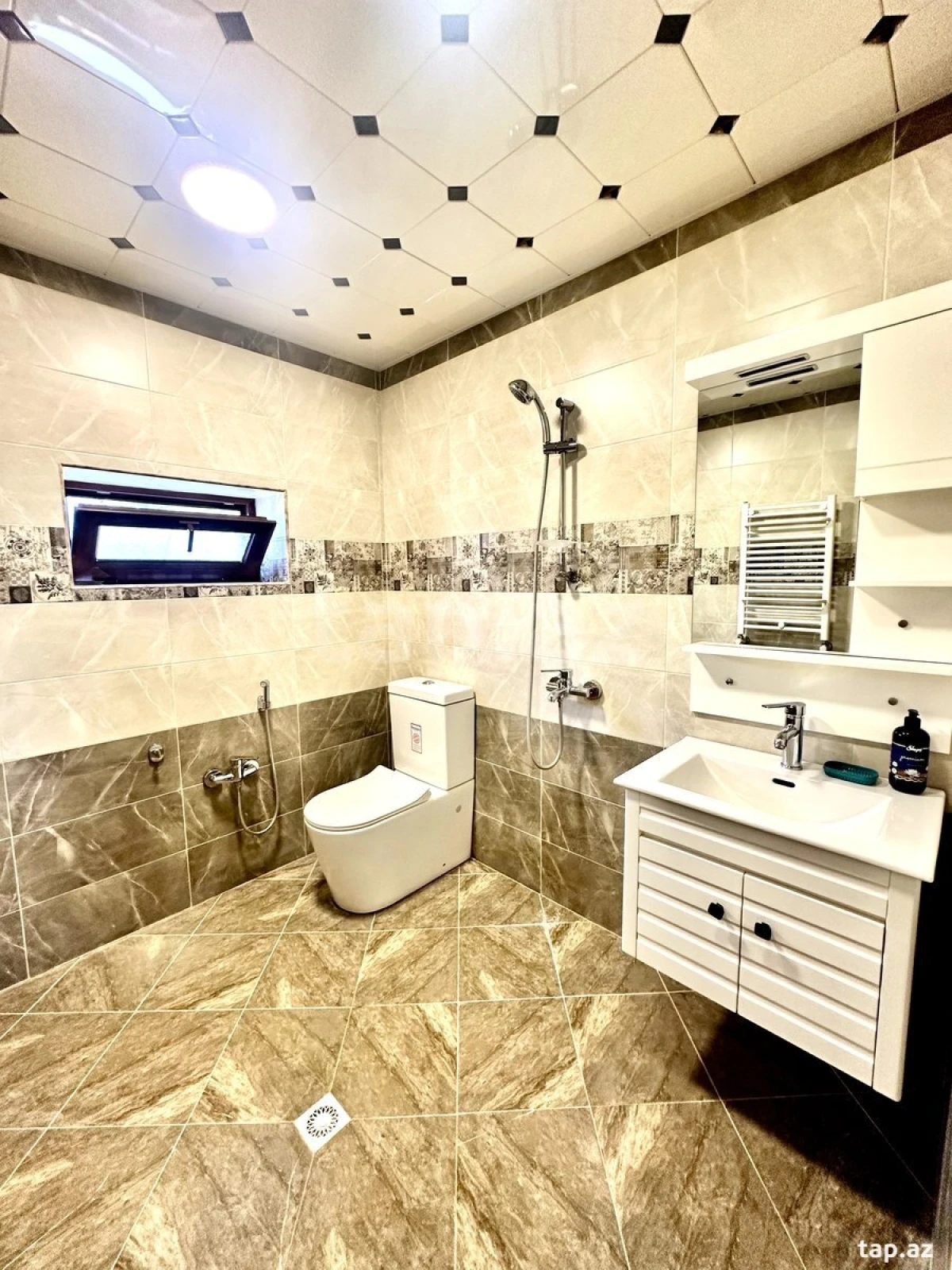 Kirayə verilir 6 otaqlı həyət evi