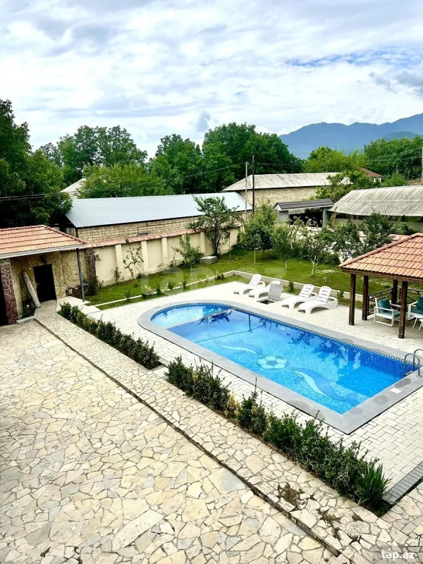 Kirayə verilir 6 otaqlı həyət evi