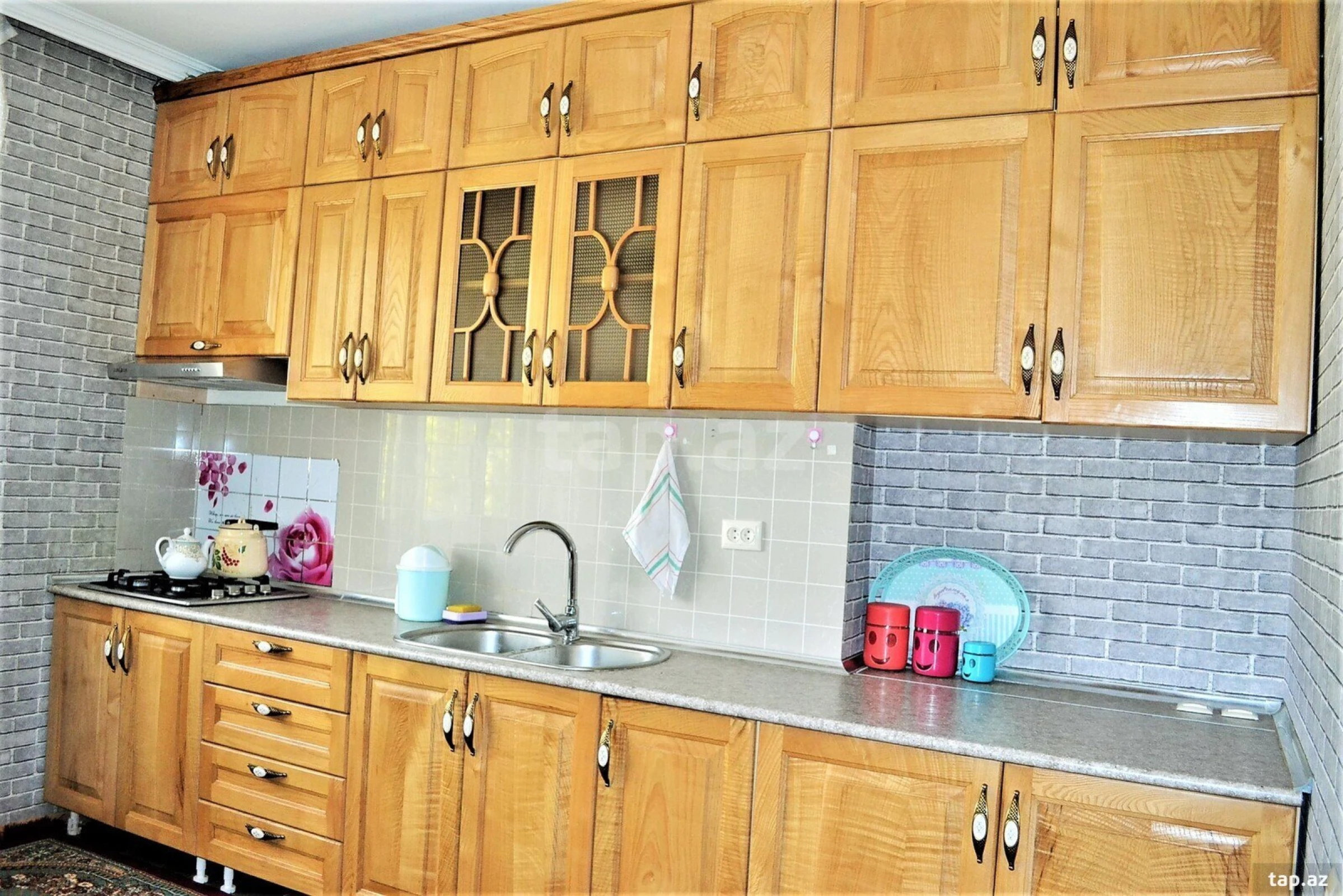 Kirayə verilir 6 otaqlı həyət evi