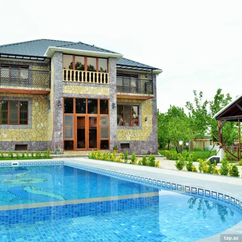 Kirayə verilir 6 otaqlı həyət evi