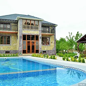 Kirayə verilir 6 otaqlı həyət evi