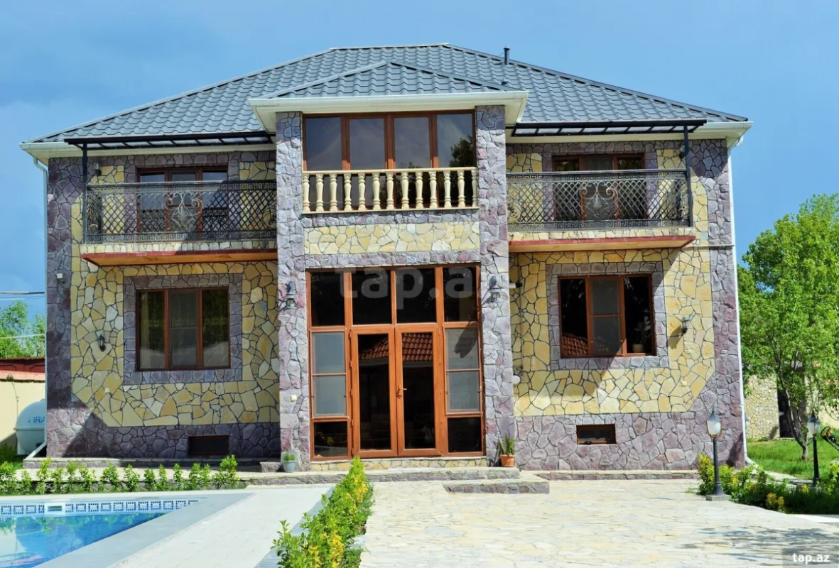 Kirayə verilir 6 otaqlı həyət evi