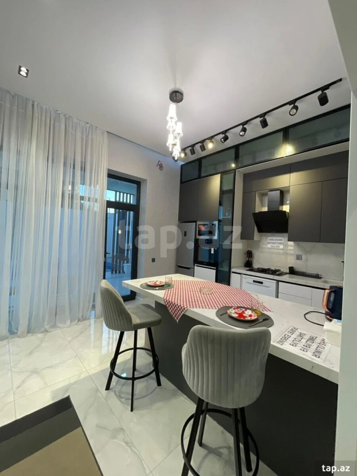 Kirayə verilir 3 otaqlı həyət evi