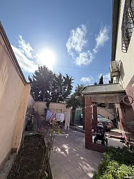 Satılır 5 otaqlı həyət evi