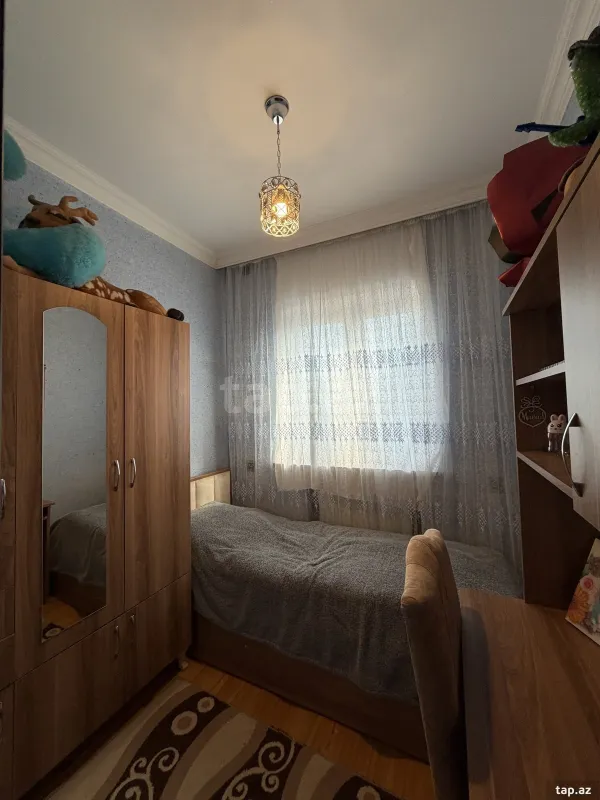 Satılır 5 otaqlı həyət evi