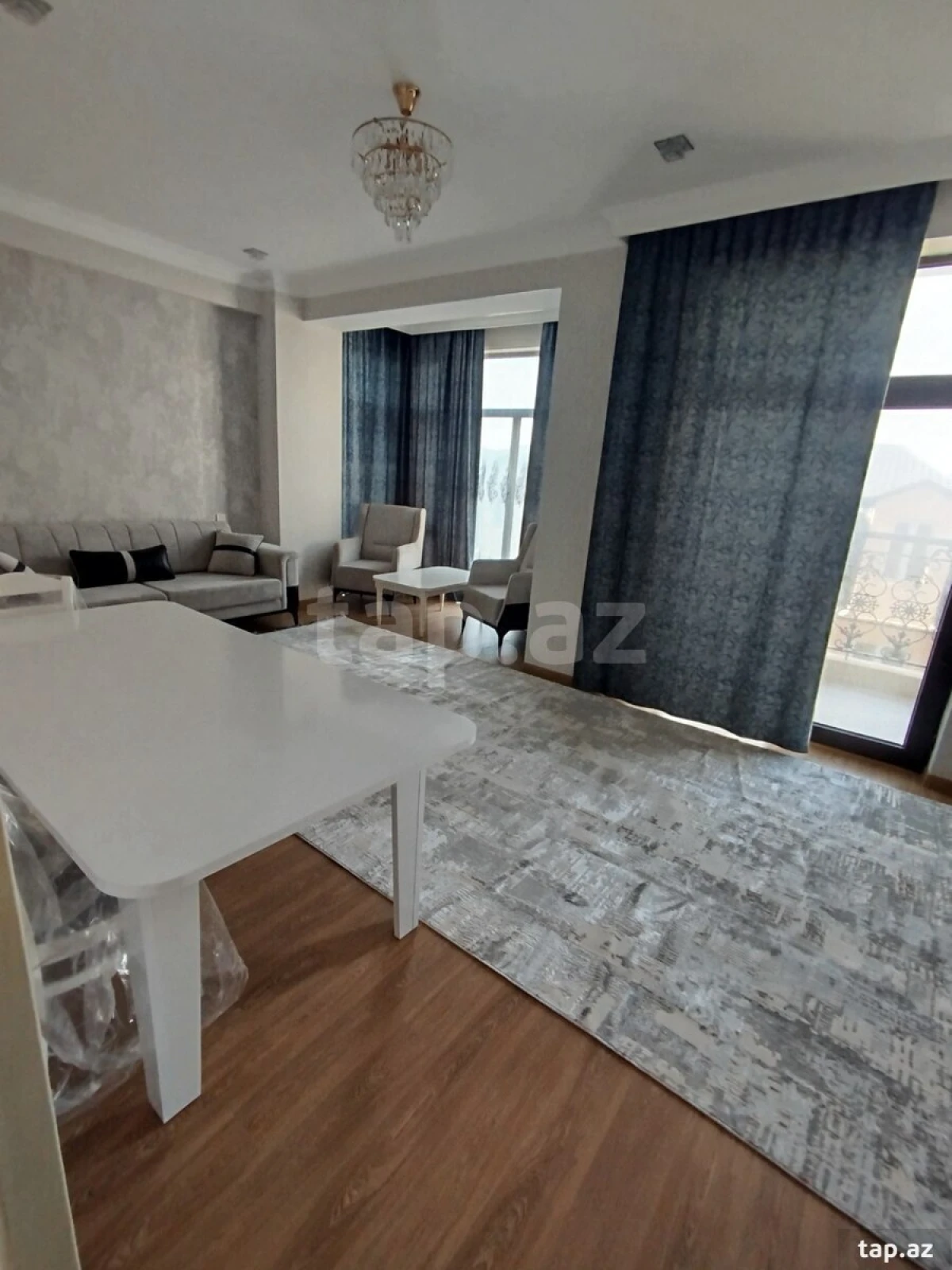 Kirayə verilir 3 otaqlı yeni tikili 125 m²