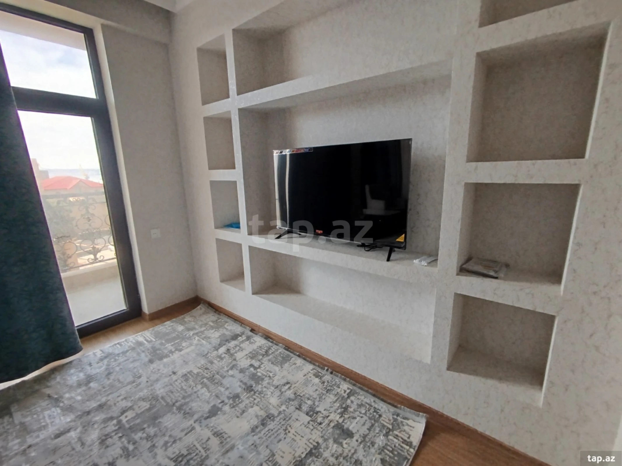 Kirayə verilir 3 otaqlı yeni tikili 125 m²