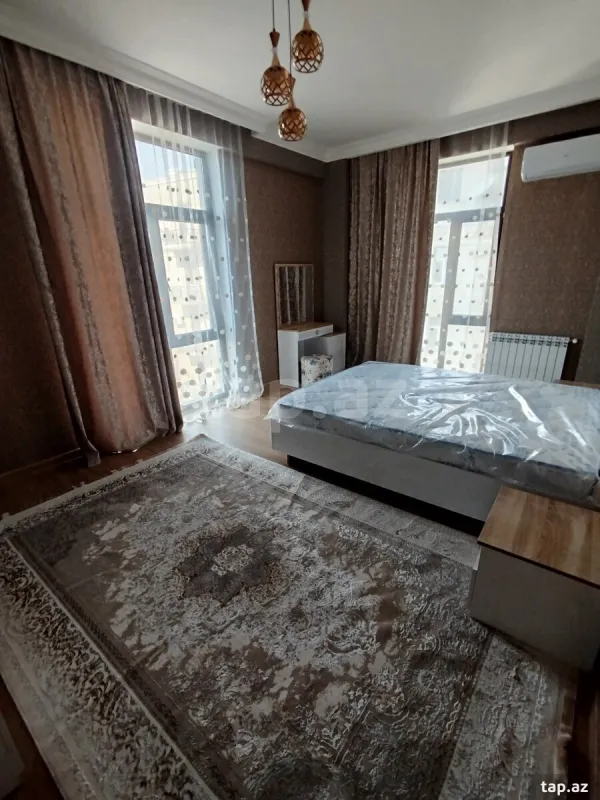 Kirayə verilir 3 otaqlı yeni tikili 125 m²