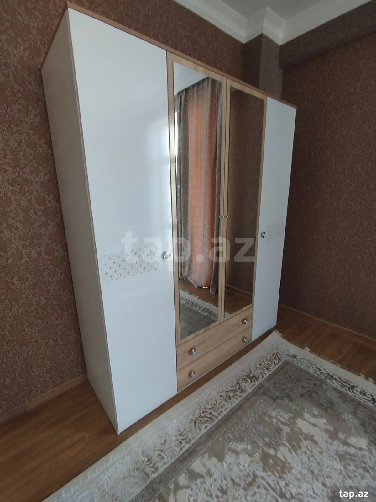 Kirayə verilir 3 otaqlı yeni tikili 125 m²