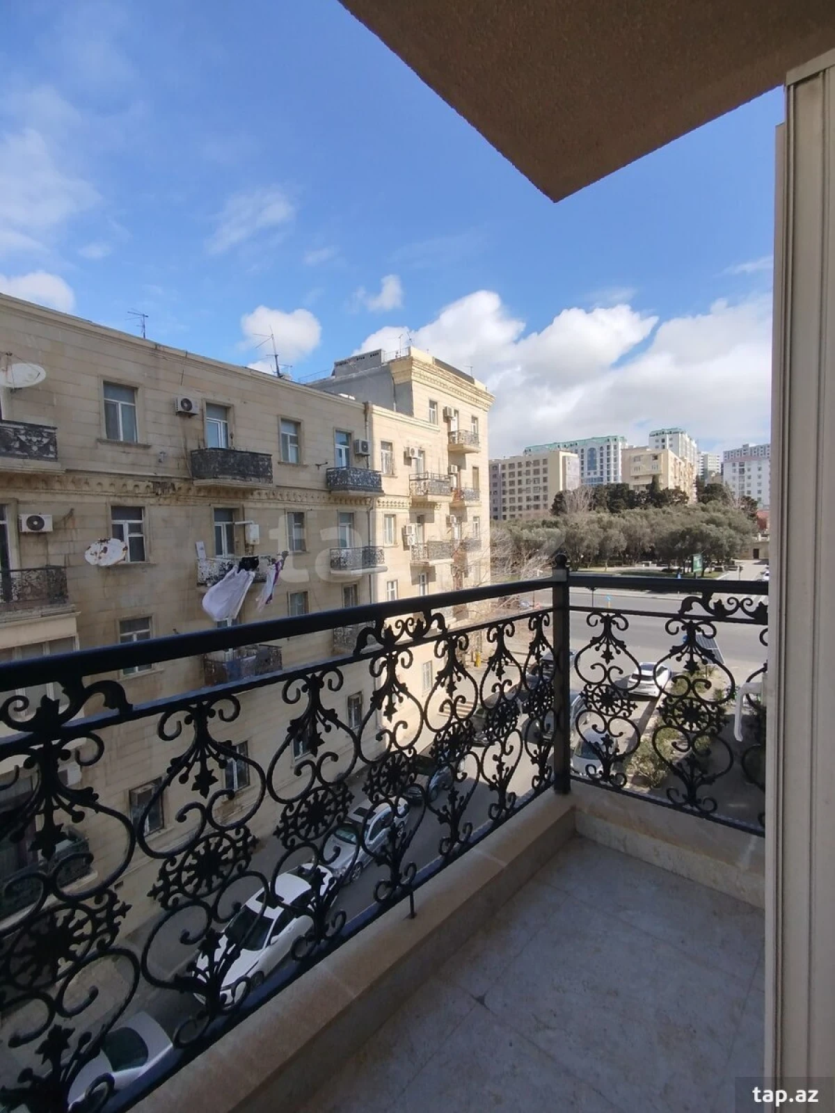 Kirayə verilir 3 otaqlı yeni tikili 125 m²