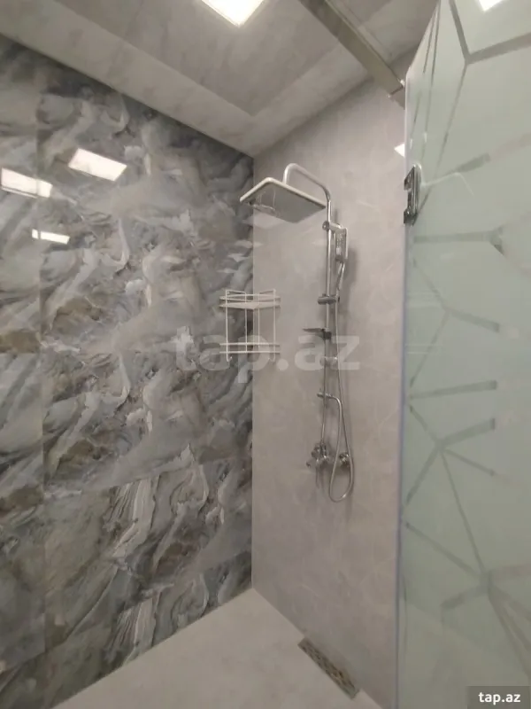 Kirayə verilir 3 otaqlı yeni tikili 125 m²