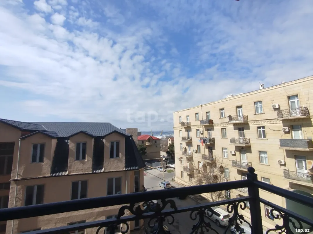 Kirayə verilir 3 otaqlı yeni tikili 125 m²