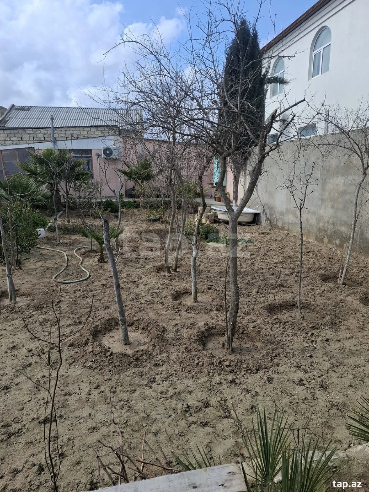 Satılır 3 otaqlı həyət evi